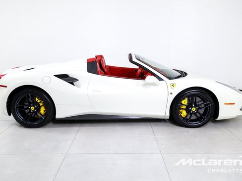 Used 2018 Ferrari 488 Spider RWD image 10