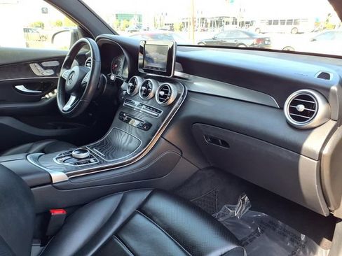 Used 2018 Mercedes-Benz GLC 300 4MATIC Coupe image 27