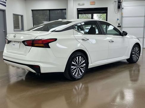 Used 2025 Nissan Altima 2.5 SV FWD image 5