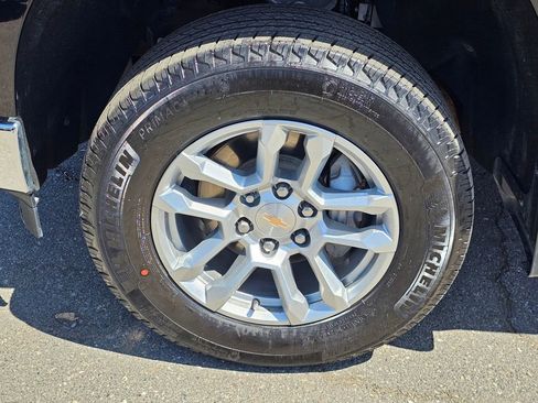 Used 2023 Chevrolet Silverado 1500 LT AWD/4WD image 10