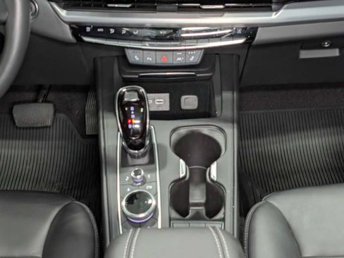Certified 2024 Cadillac XT4 Premium Luxury w/ Cold Weather Package AWD/4WD image 19