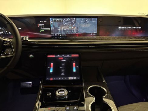 Used 2026 Cadillac Escalade V w/ LPO, ONYX Package AWD/4WD image 21