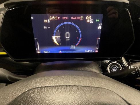 Used 2024 Chevrolet Trax ACTIV w/ Sunroof Package image 6