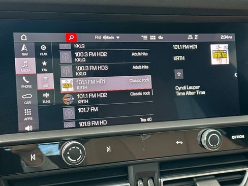 Used 2022 Porsche Macan S image 18