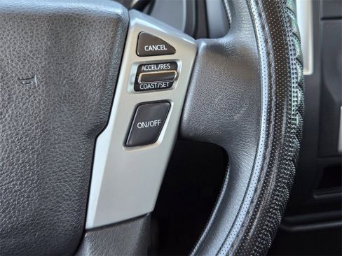 Used 2017 Nissan Titan S image 25