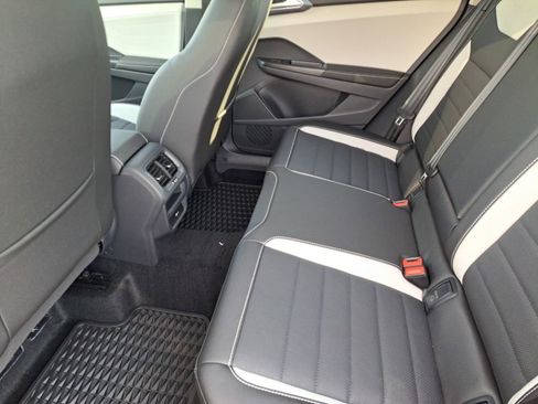 New 2025 Volkswagen Taos SEL image 22