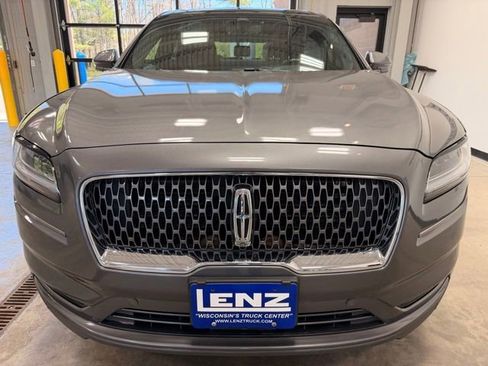Used 2022 Lincoln Nautilus Reserve AWD/4WD image 3