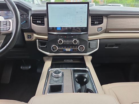 Certified 2024 Ford Expedition Limited RWD image 24