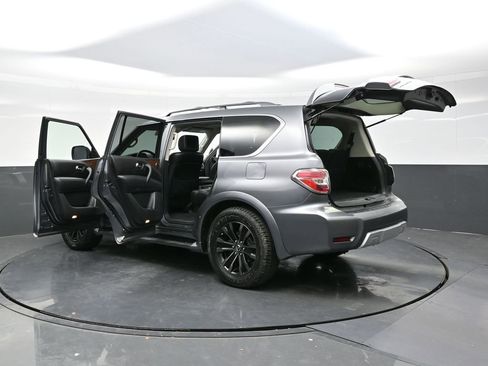 Used 2018 Nissan Armada Platinum w/ Interior Lighting Package image 40