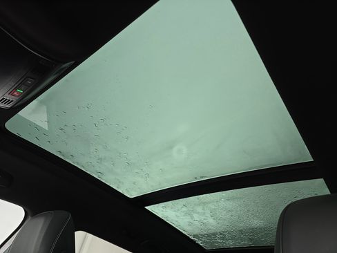 Certified 2023 Volkswagen Tiguan SE R-Line image 30