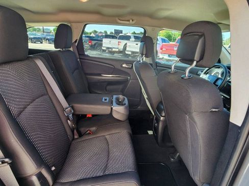 Used 2019 Dodge Journey SE FWD image 20