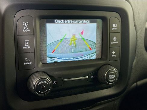 Used 2017 Jeep Renegade Altitude image 5