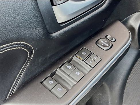 Used 2017 Toyota Camry XLE image 16