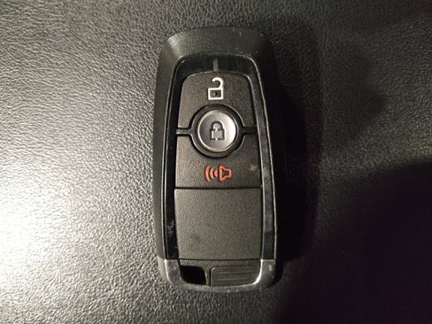 Used 2024 Ford Edge SEL image 32