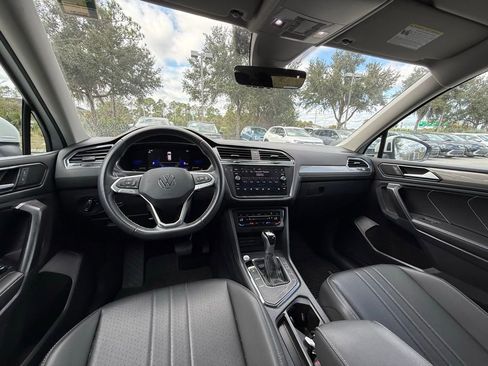 Used 2023 Volkswagen Tiguan SE image 12