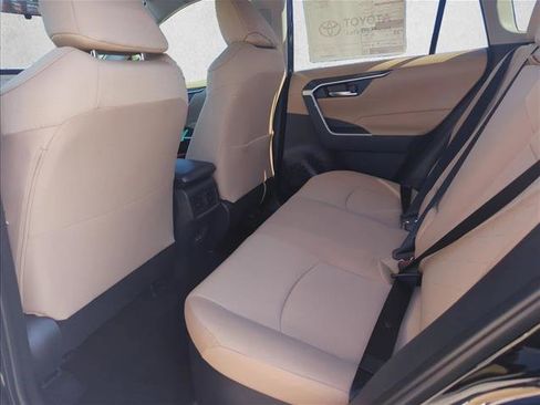 Certified 2025 Toyota RAV4 XLE AWD/4WD image 24