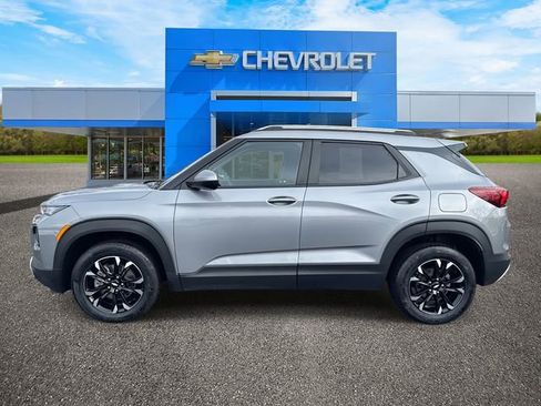 Used 2023 Chevrolet TrailBlazer LT image 3