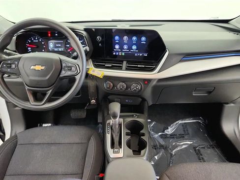 Used 2024 Chevrolet Trax LS w/ LS Convenience Package FWD image 34