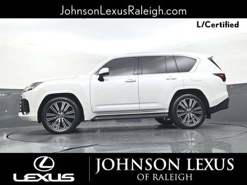 Certified 2024 Lexus LX 600 4WD w/ Luxury Package image 22