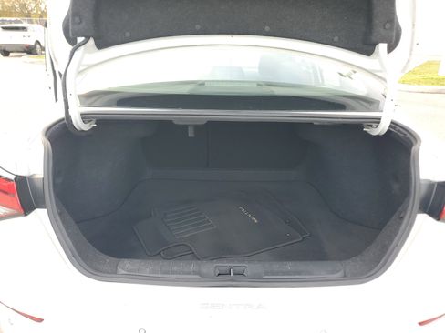 Used 2021 Nissan Sentra SV w/ Trunk Package image 11