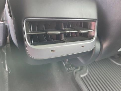 Used 2022 Tesla Model 3 Base image 11