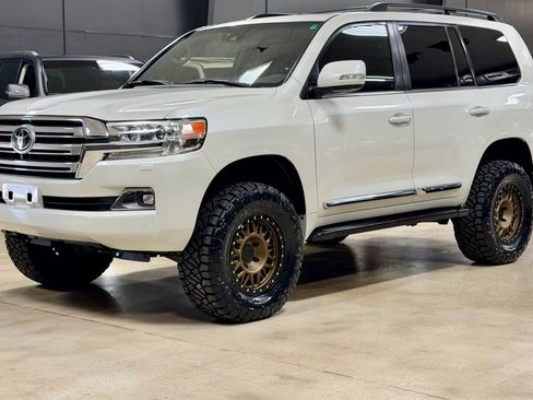 Used 2016 Toyota Land Cruiser AWD/4WD image 2