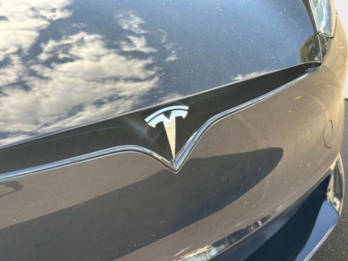 Used 2023 Tesla Model S image 11