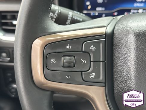 Used 2024 Chevrolet Tahoe High Country AWD/4WD image 16