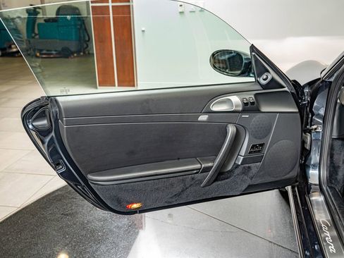 Used 2005 Porsche 911 Carrera RWD image 28