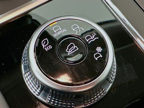 Used 2024 Mitsubishi Outlander SE image 26