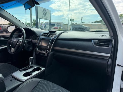 Used 2014 Toyota Camry SE FWD image 15