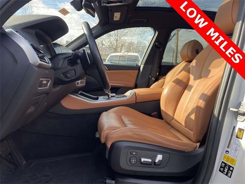 Used 2022 BMW X5 xDrive40i w/ Parking Assistance Package image 10