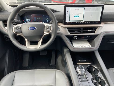 New 2025 Ford Explorer Active w/ Active Comfort Package image 9
