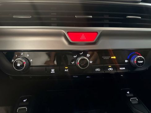 Used 2021 Kia Telluride S FWD image 18