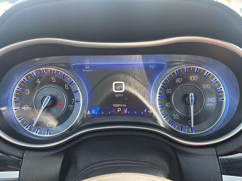 Used 2022 Chrysler 300 S RWD image 13