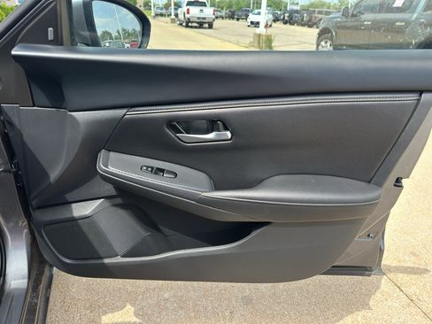 Used 2025 Nissan Sentra SV FWD image 24