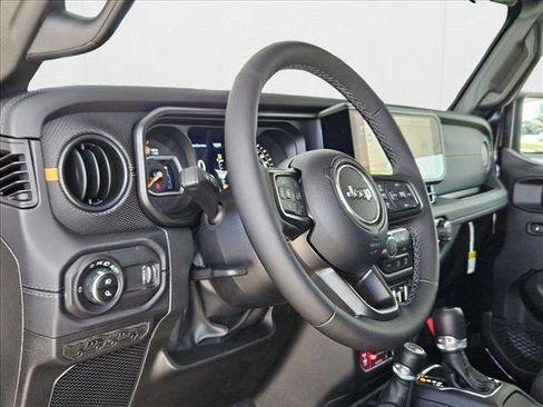 New 2025 Jeep Gladiator Mojave w/ Convenience Group image 3