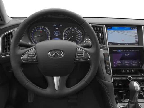 Used 2017 INFINITI Q50 Signature Edition w/ All Weather Package (L93) AWD/4WD image 10