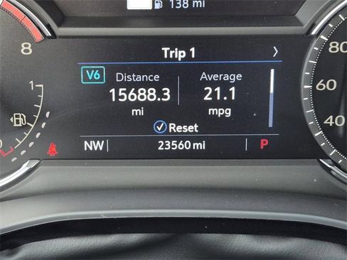 Used 2025 Cadillac XT6 Premium Luxury image 38