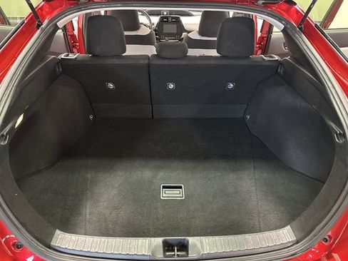 Used 2018 Toyota Prius Three w/ Advanced Technology Package image 26