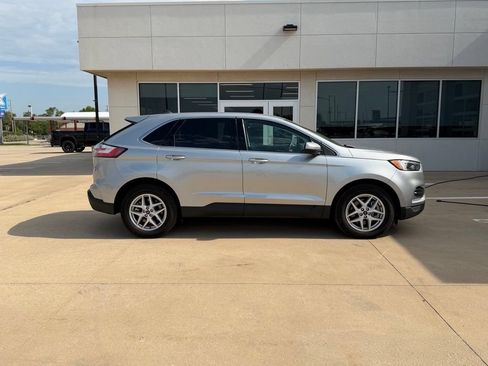 Used 2022 Ford Edge SEL AWD/4WD image 3