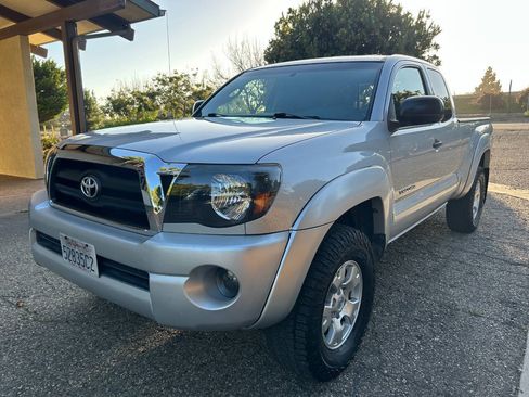 Used 2005 Toyota Tacoma 4x4 Access Cab image 2
