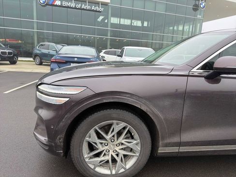 Used 2022 Genesis GV70 2.5T w/ Advanced Package image 2