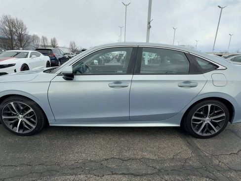 Used 2022 Honda Civic Touring image 5