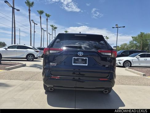 Used 2021 Toyota RAV4 SE w/ Weather & Moonroof Package AWD/4WD image 5
