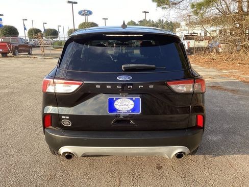 Used 2022 Ford Escape SE image 8