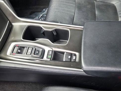 Used 2018 Honda Accord Touring image 23