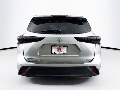 Used 2023 Toyota Highlander XLE image 8