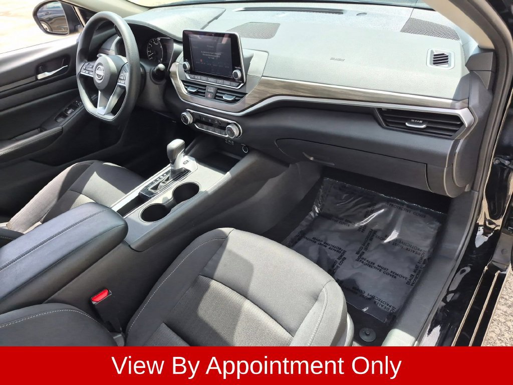 Used 2025 Nissan Altima 2.5 SV FWD image 31