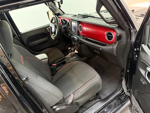 Used 2023 Jeep Wrangler Unlimited Rubicon w/ Cold Weather Group AWD/4WD image 32